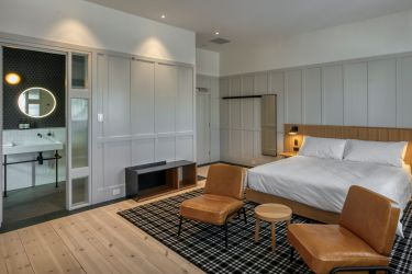 [room name]