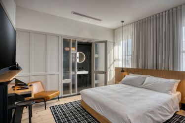 [room name]